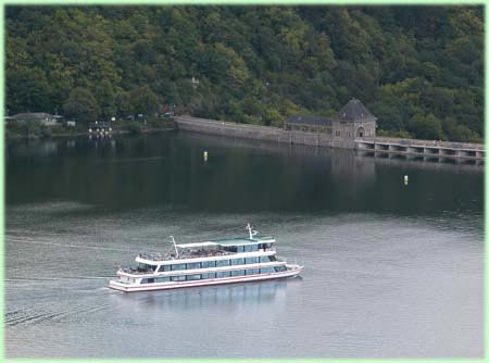 Met een rondvaartboot over de Edersee