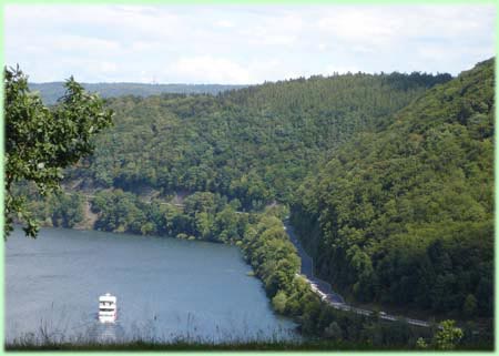 Een deel van de weg rondom de Edersee