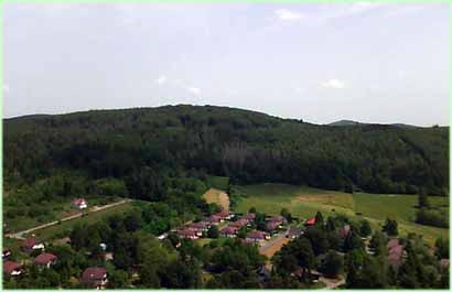 Im mitten die zwei-unter-einem-Dach Hauser